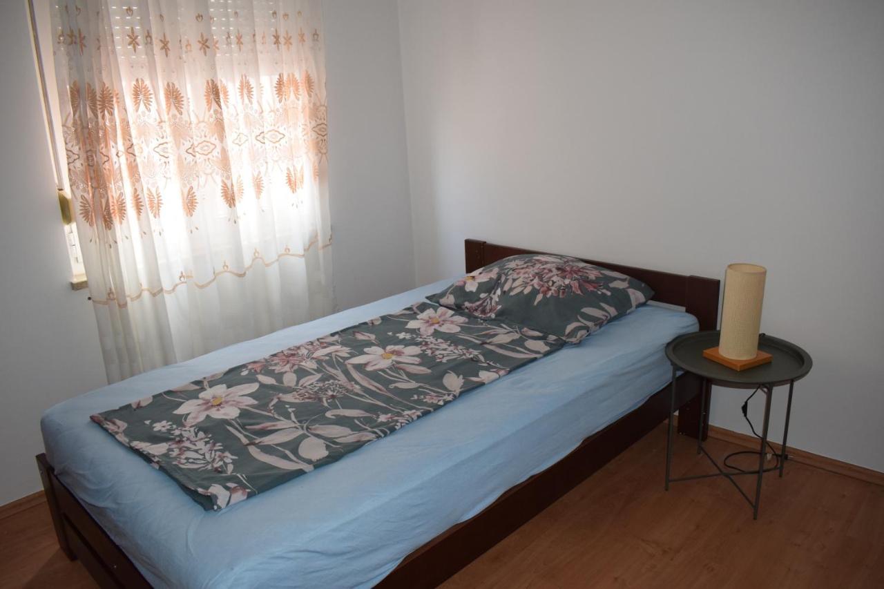 Esperanza Apartment Pula Buitenkant foto