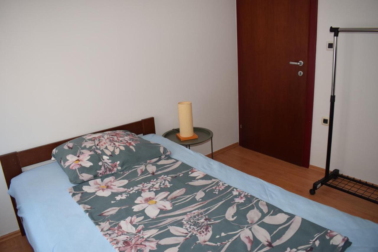 Esperanza Apartment Pula Buitenkant foto